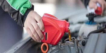 Your Complete Car Engine Oil Guide – From Checking to Changing