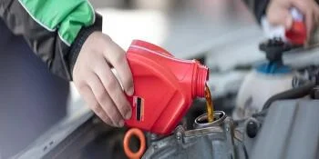 Your Complete Car Engine Oil Guide – From Checking to Changing